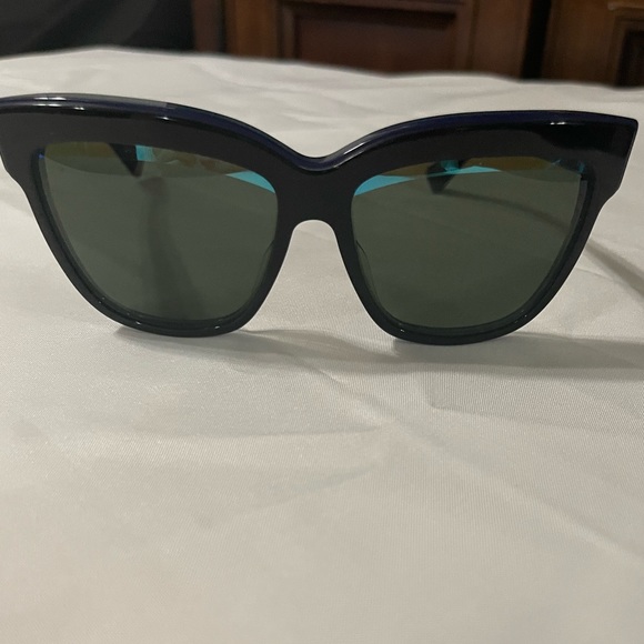 Christian Dior Sunglass - Picture 2 of 6